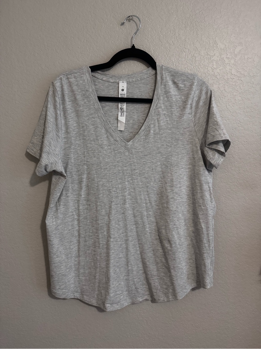 Lululemon Love V Neck Tee 10 Grey